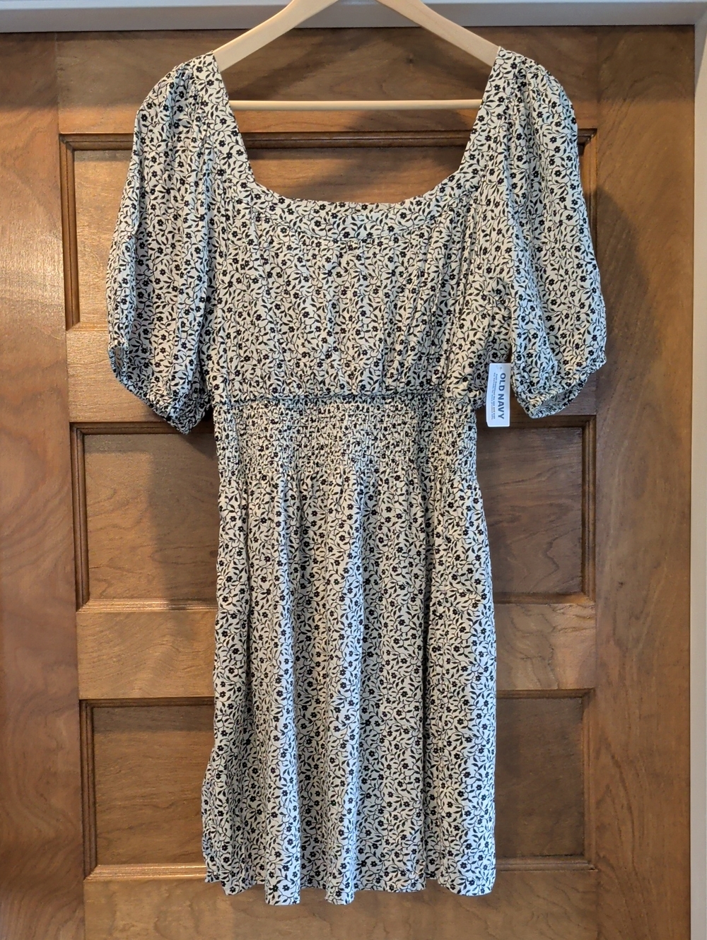 Old Navy NWT Cream and Black Floral Square-Neck Smocked Mini Dress - Size Medium